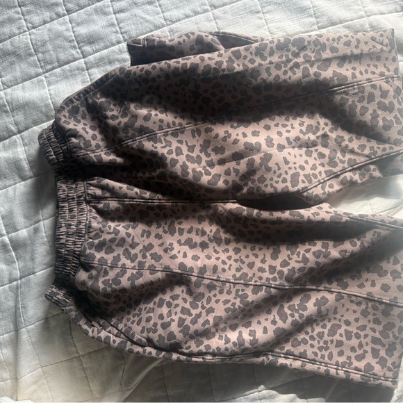 Abercrombie YPB neoknit jogger leopard print - Picture 3 of 4